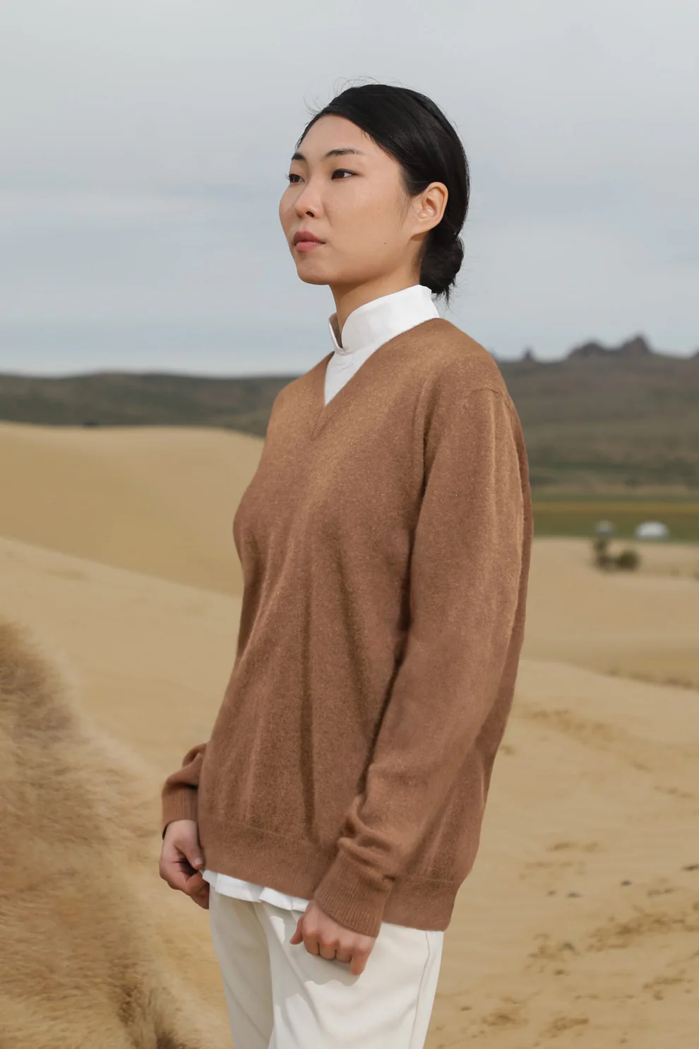 100% Camel Wool Womens Classic V Neck Jumper Sustainable Fashion